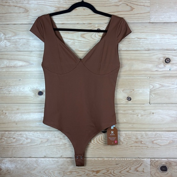 Reoria Brown Bodysuit Cap Sleeve Size Medium NWT - Picture 1 of 3